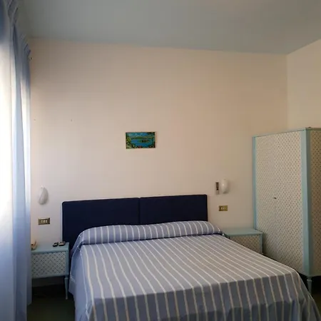 Hotel Meuble Andrea Doria Torre del Lago Puccini Exterior foto
